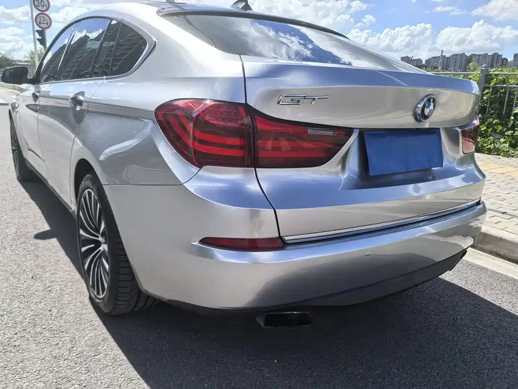BMW 5 Series GT 2013 — фото 12