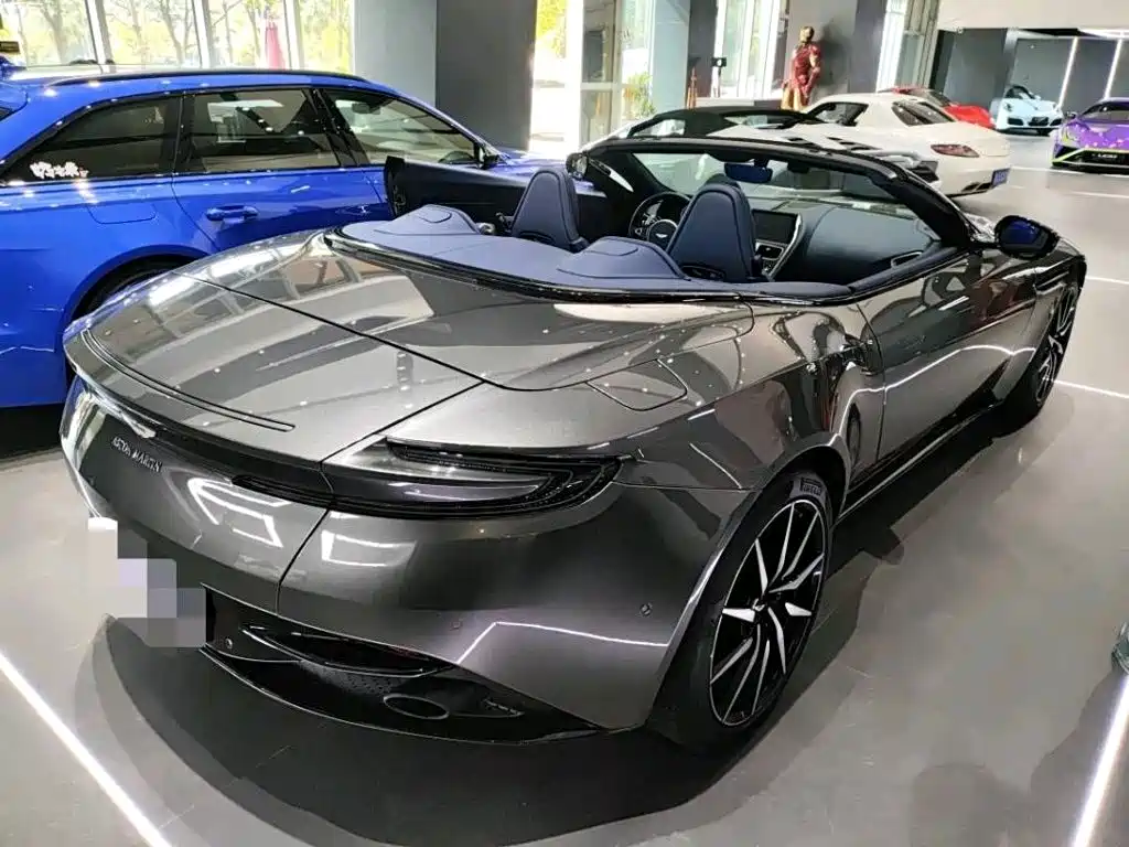 Aston Martin DB11 2021 — фото 4