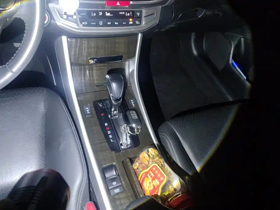 Honda Accord 2014 — фото 16