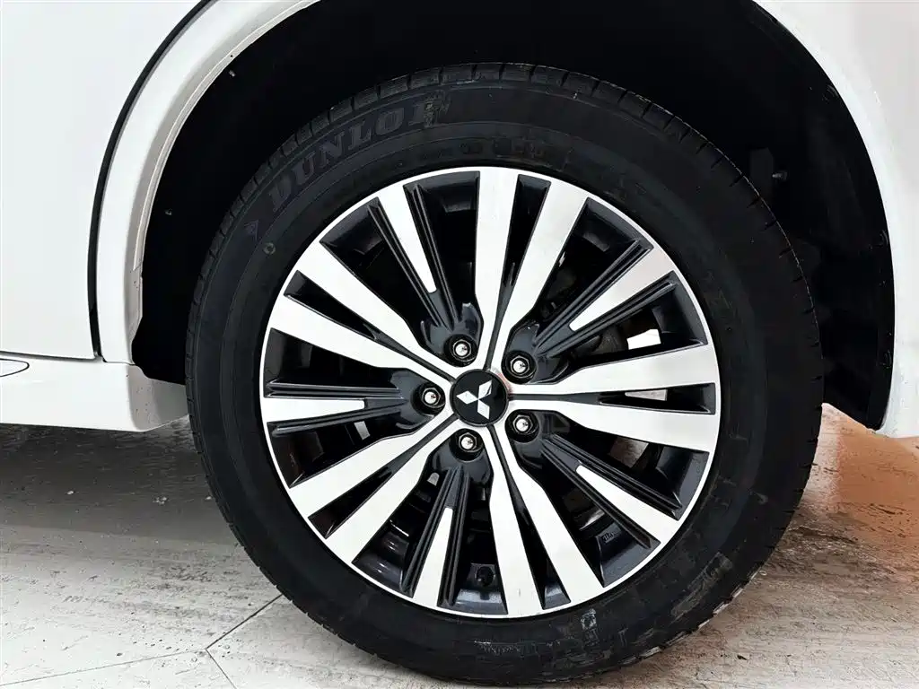 Mitsubishi Outlander 2022 — фото 21