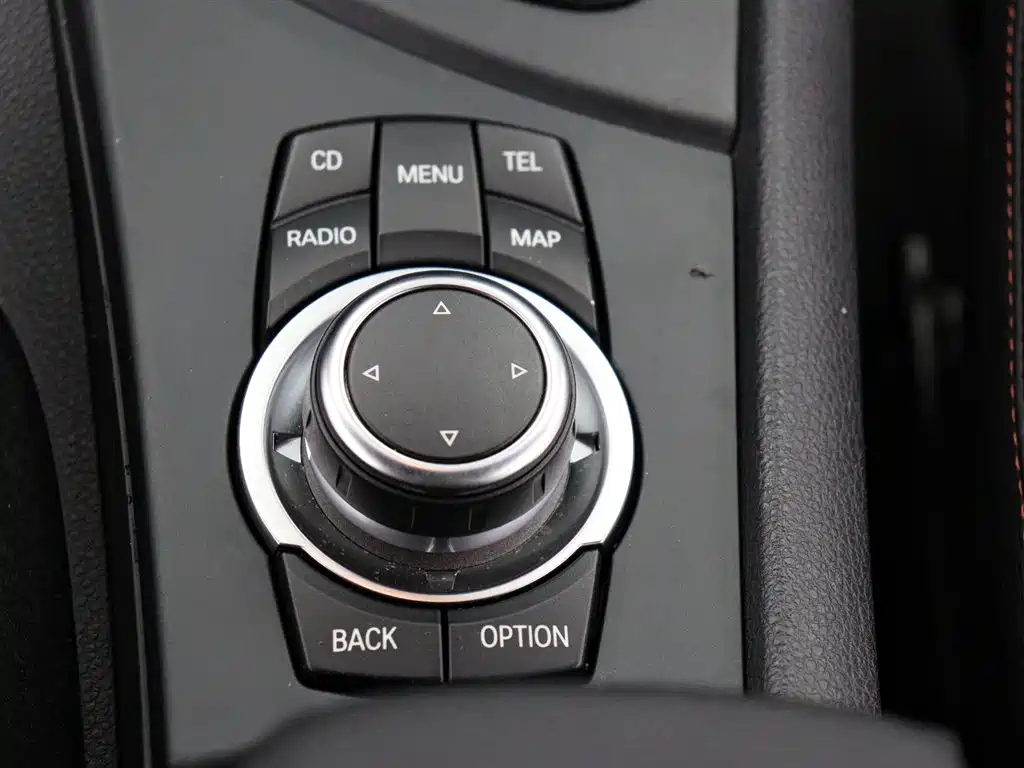 BMW 1 Series M 2012 — фото 18
