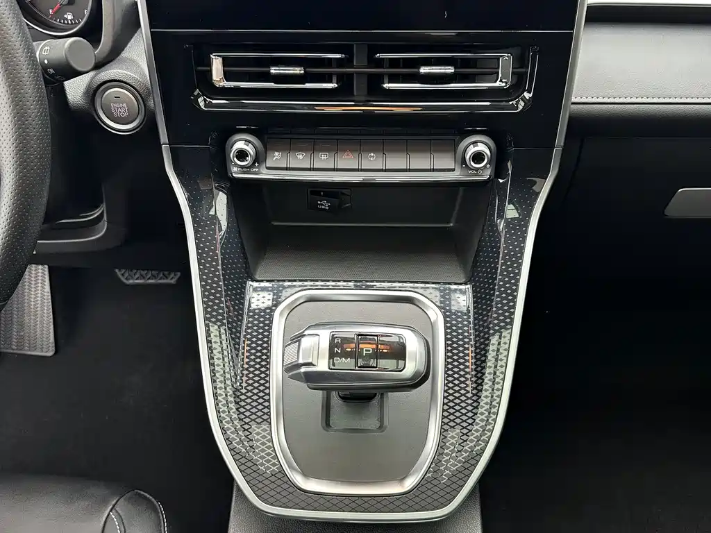 Haval M6 2022 — фото 15