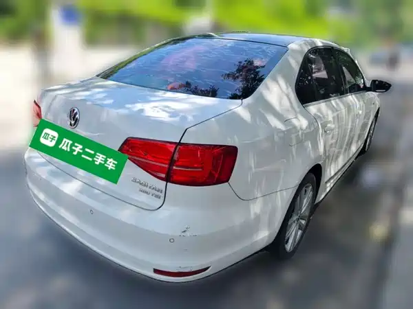 Volkswagen Sagitar 2018