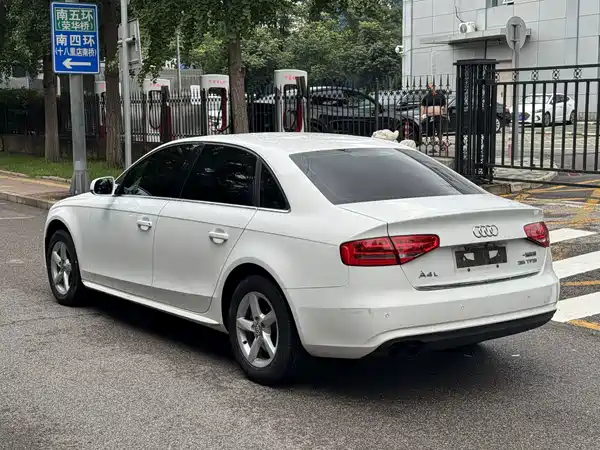 Audi A4L 2013