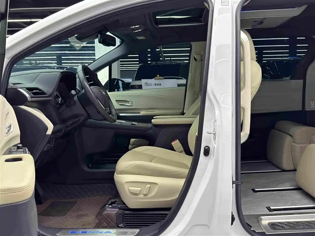 Toyota Sienna 2023