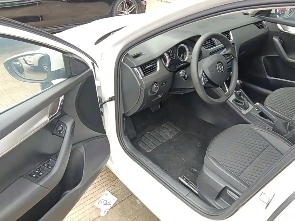 Skoda Octavia 2020 — фото 16