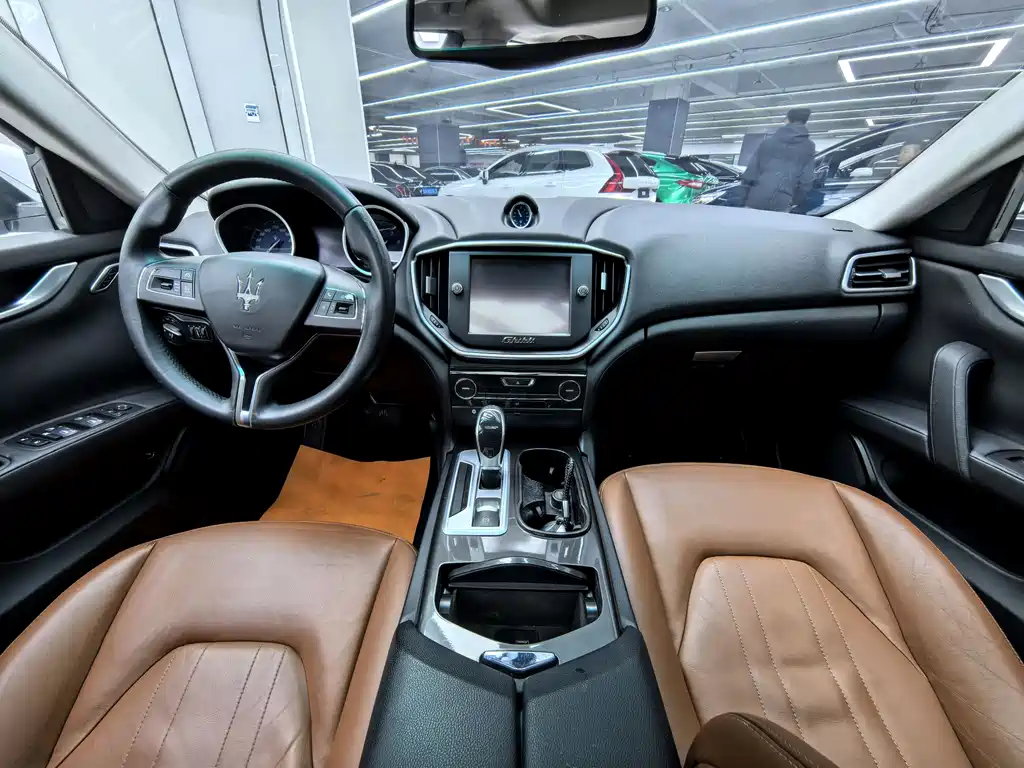 Maserati Ghibli 2016 — фото 10