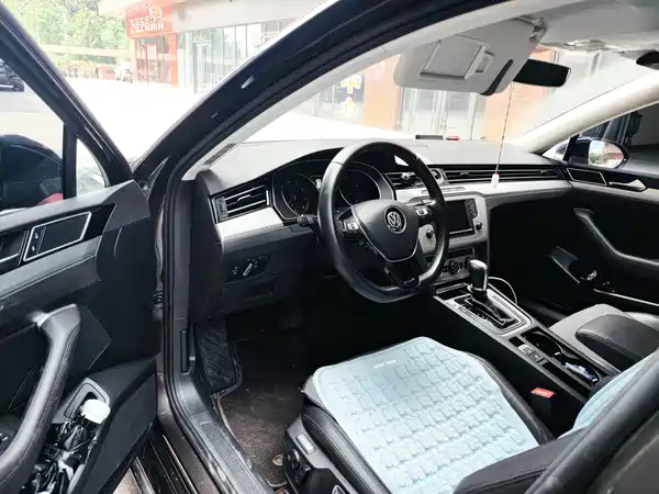 Volkswagen Viloran 2017