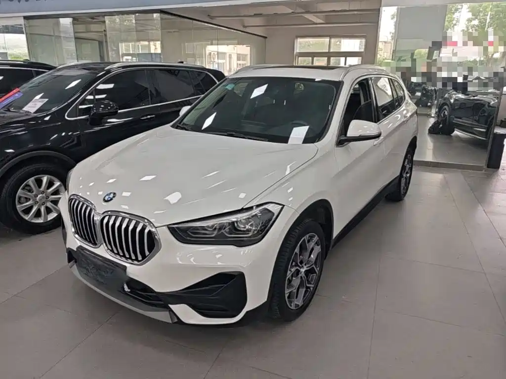 BMW X1 2019 — фото 1