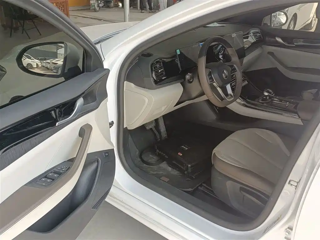 BYD Qin PLUS 2025 — фото 16