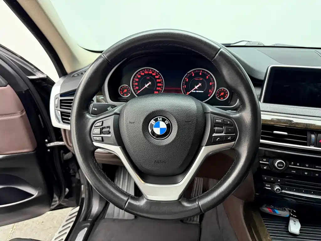BMW X5 2018 — фото 12