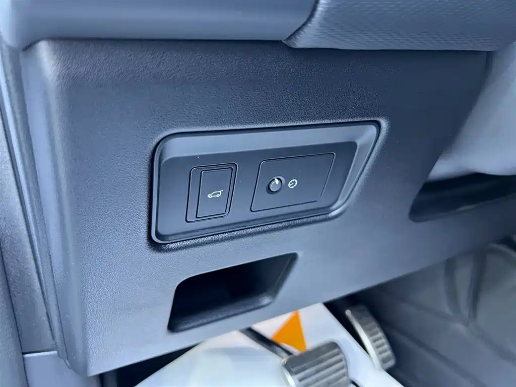 Land Rover Discovery 2024 — фото 20