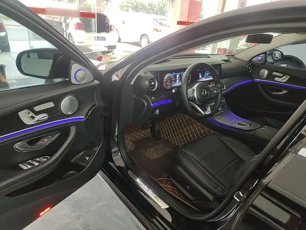 Mercedes-Benz E-Class 2020 — фото 16