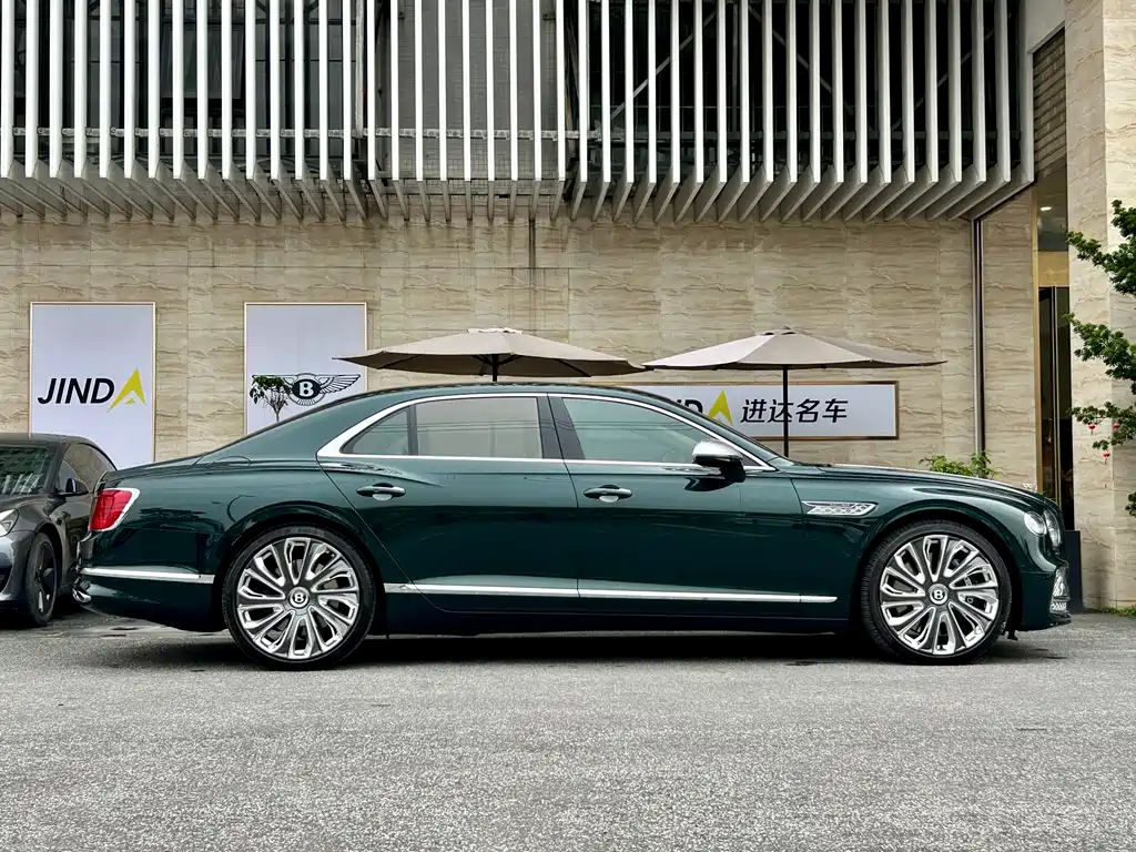 Bentley Flying Spur 2023 — фото 10