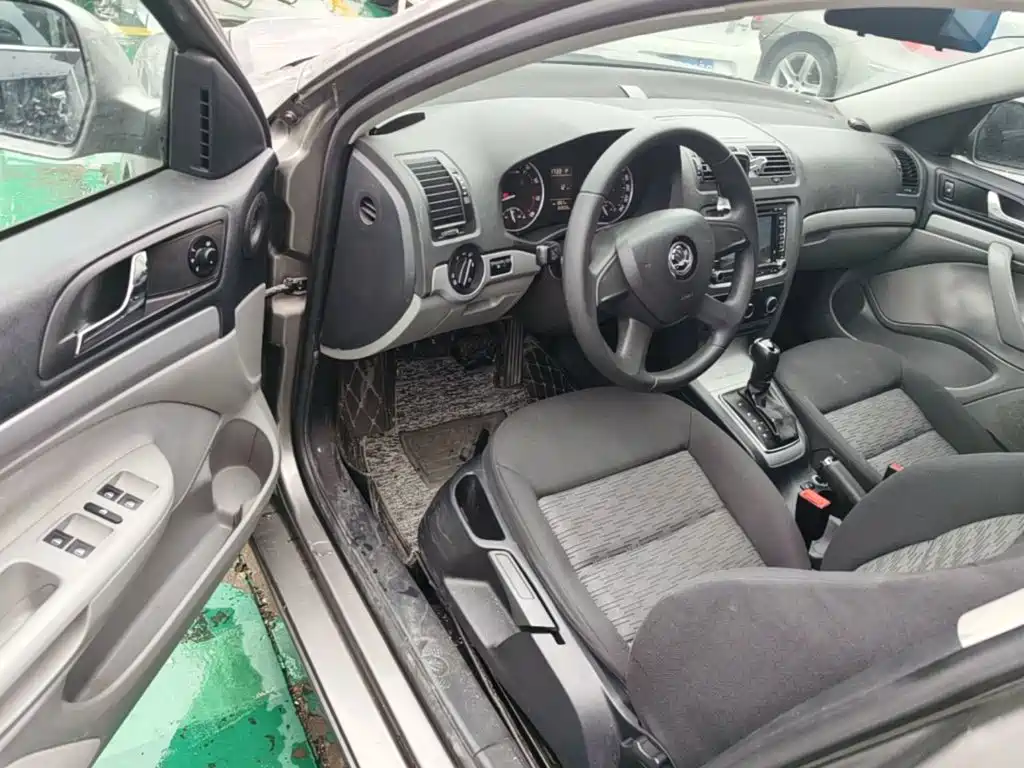 Skoda Octavia 2015 — фото 16