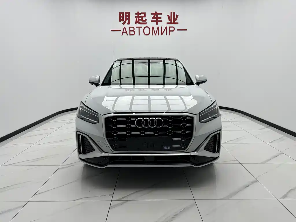Audi Q2L 2022