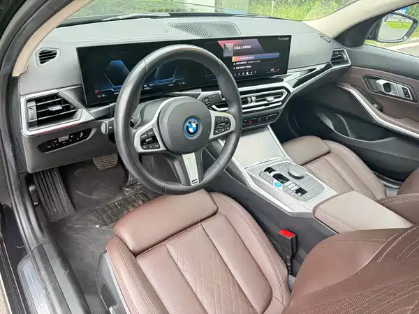 BMW i3 2024