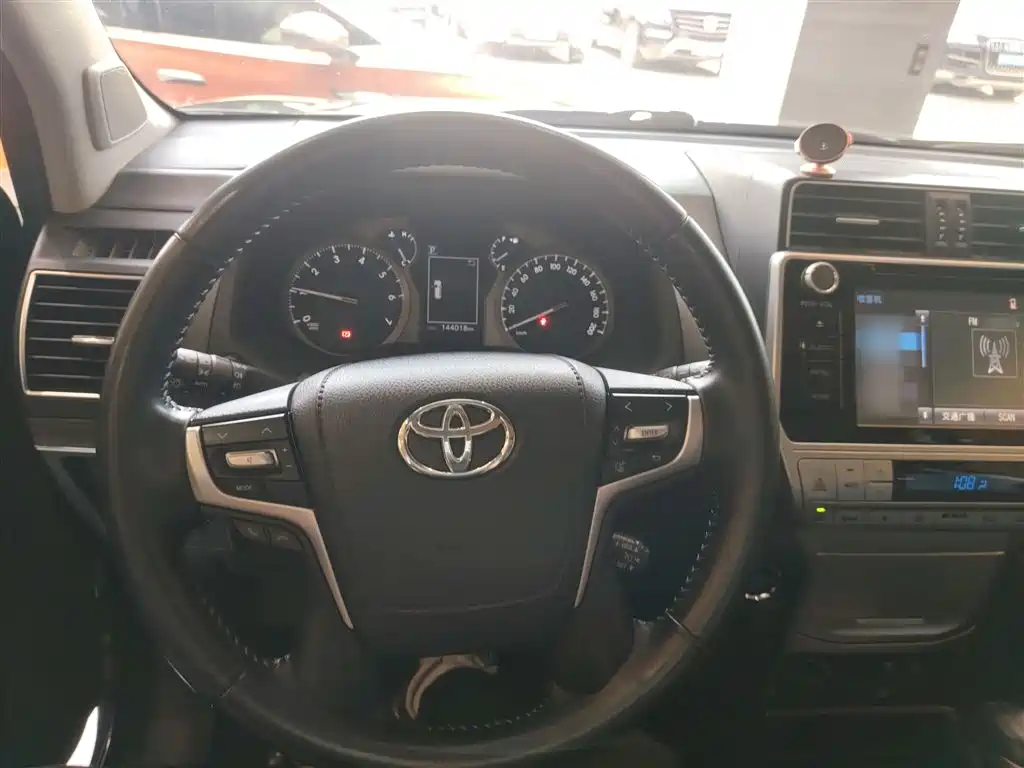 Toyota Prado 2018 — фото 11