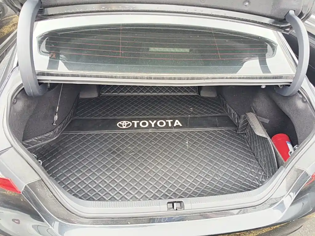 Toyota Camry 2020 — фото 19
