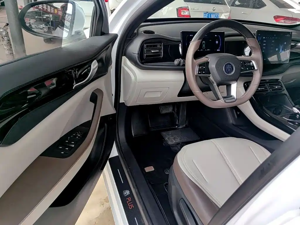 BYD Qin PLUS 2023 — фото 16
