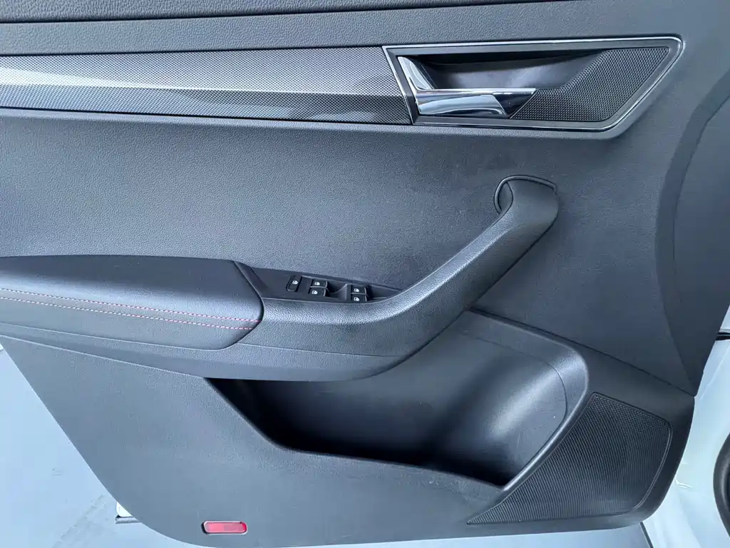 Skoda Karoq 2023 — фото 17