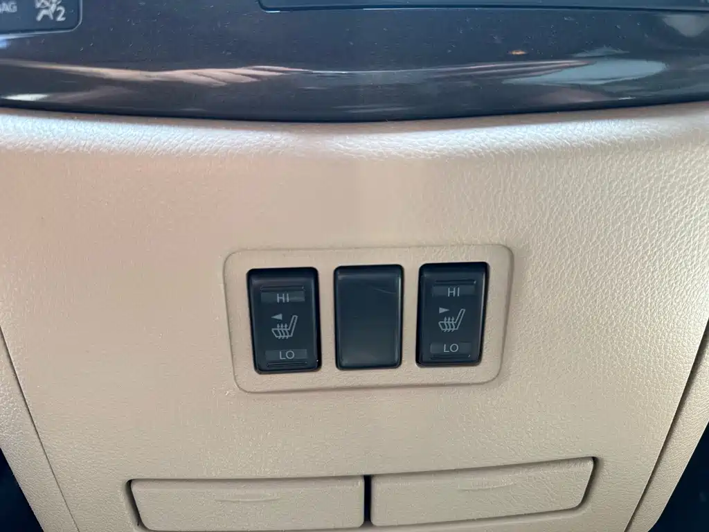 Nissan Quest 2017 — фото 12