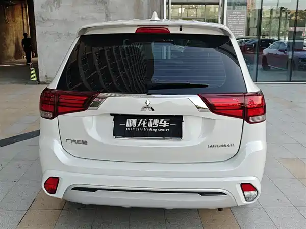 Mitsubishi Outlander 2021