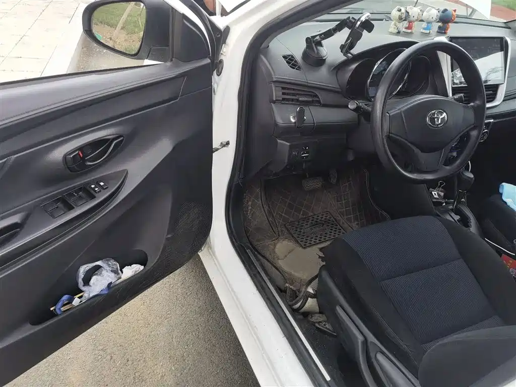 Toyota Yaris L 2019 — фото 17
