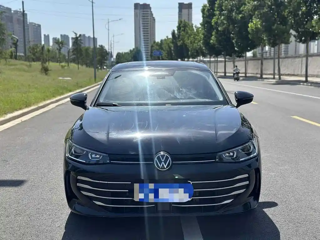 Volkswagen Passat 2024