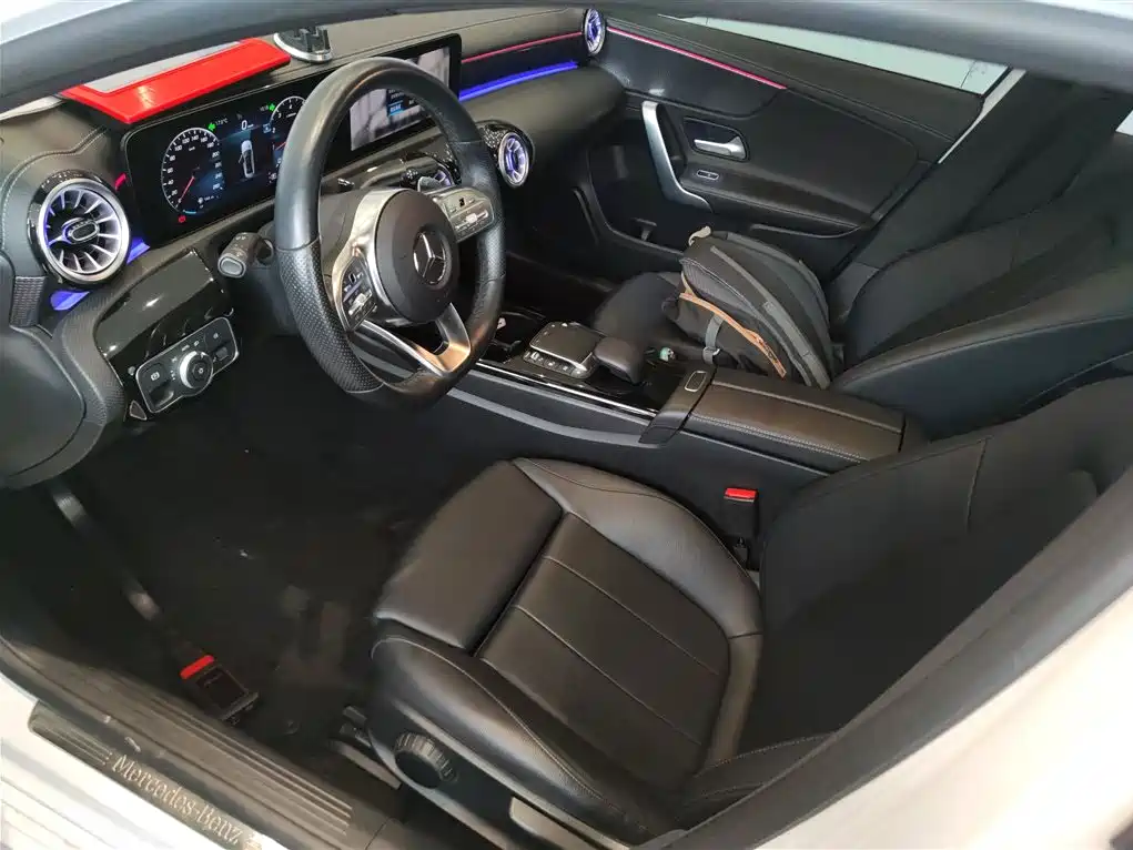 Mercedes-Benz A-Class 2022 — фото 15