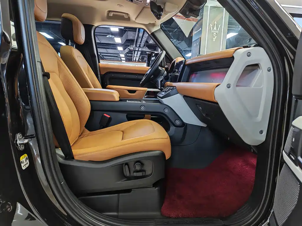 Land Rover Defender 2023 — фото 14
