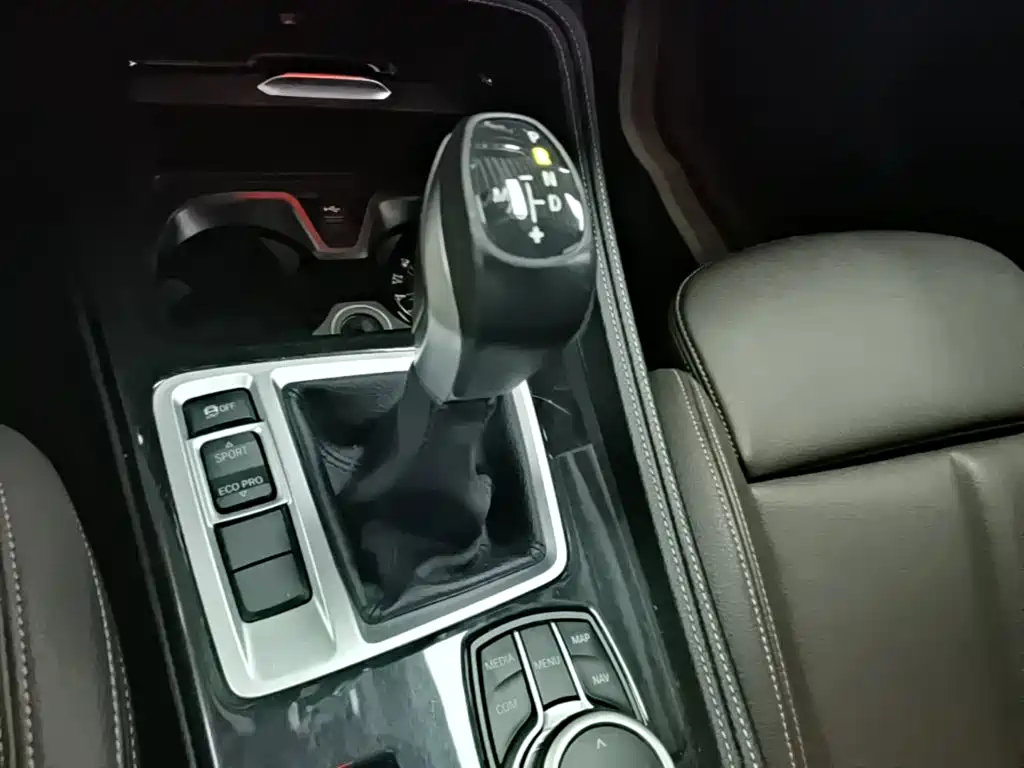 BMW 1 Series 2019 — фото 14