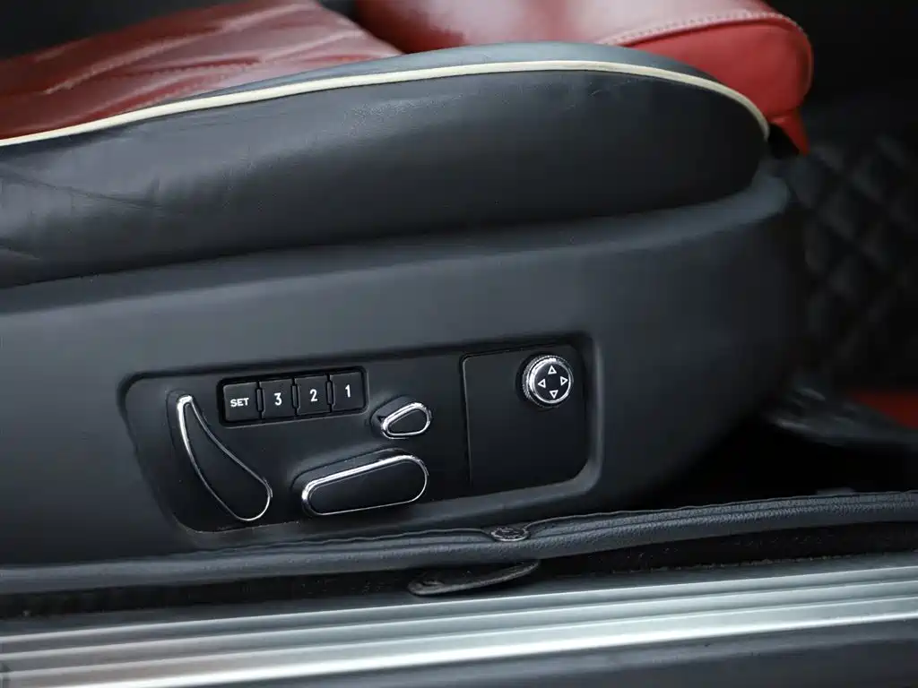 Bentley Continental 2010 — фото 18