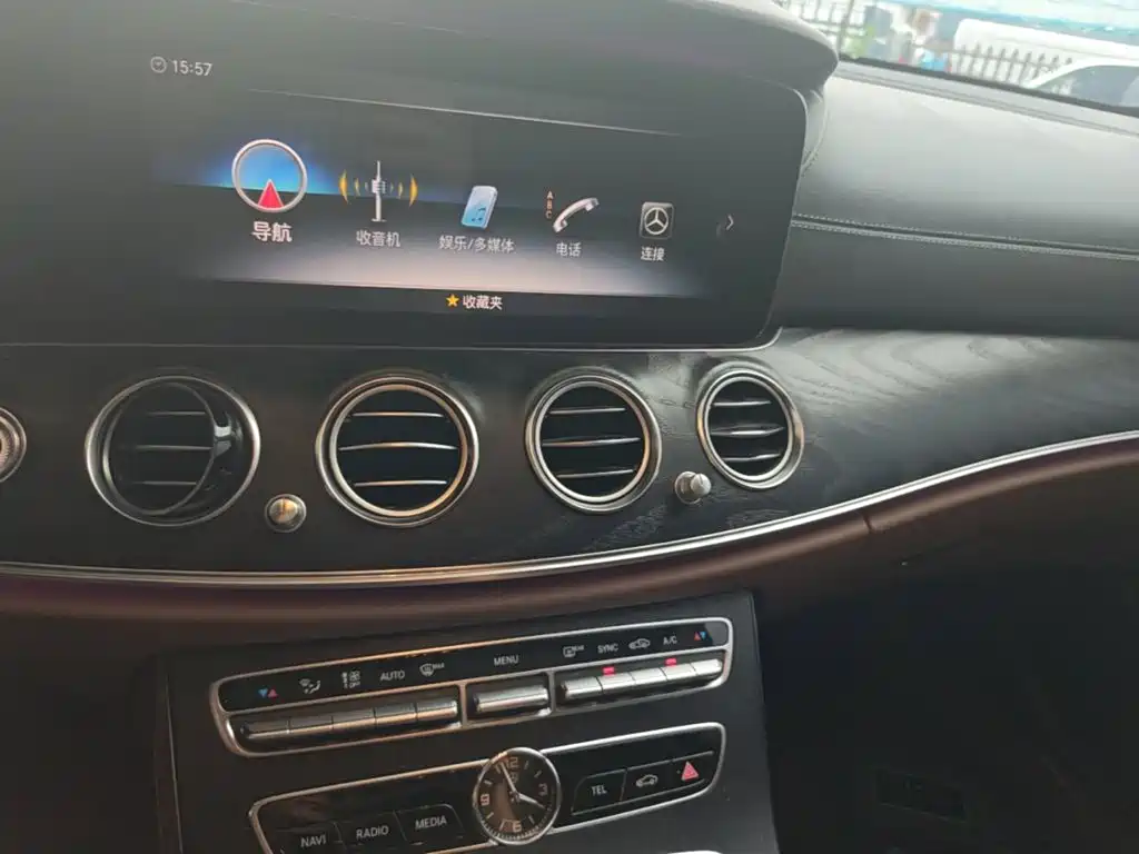 Mercedes-Benz E-Class 2019 — фото 13