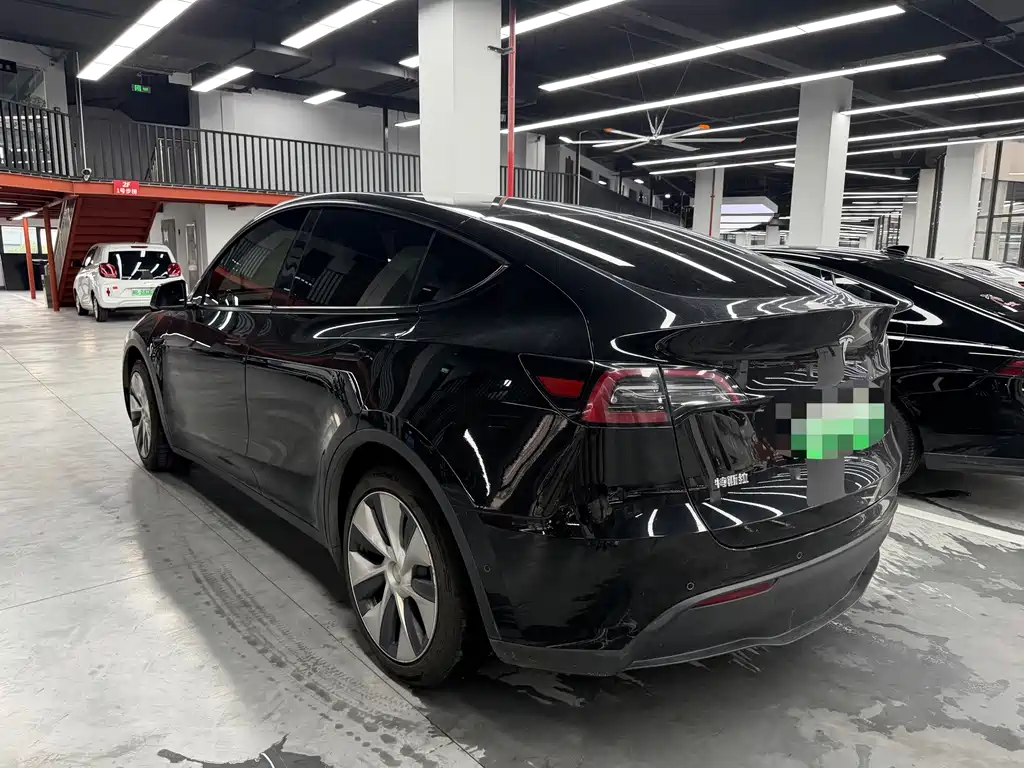 Tesla Model Y 2021 — фото 14