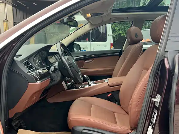 BMW 5 Series GT 2015