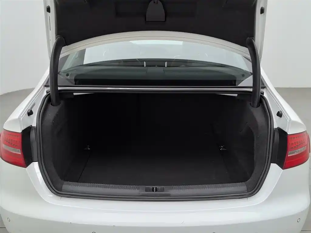 Audi A4L 2013 — фото 16