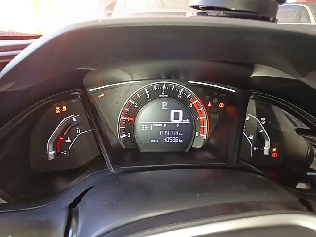 Honda Civic 2018 — фото 12