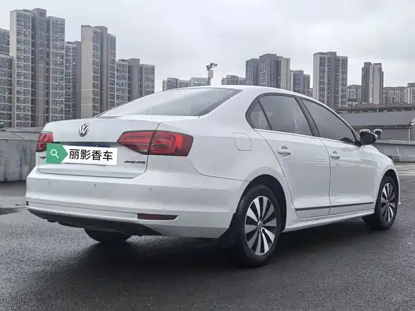 Volkswagen Sagitar 2018