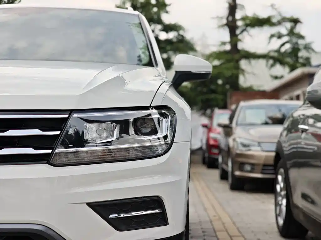 Volkswagen Tiguan L 2018 — фото 11