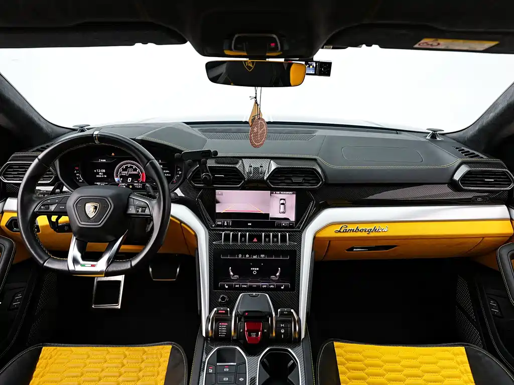 Lamborghini Urus 2019 — фото 14