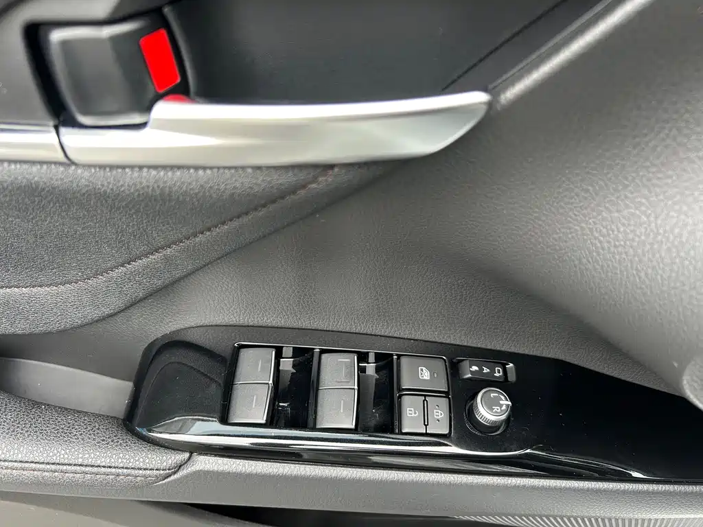 Toyota Camry 2021 — фото 14