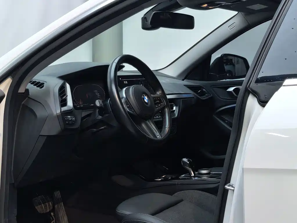BMW 2 Series 2023 — фото 10
