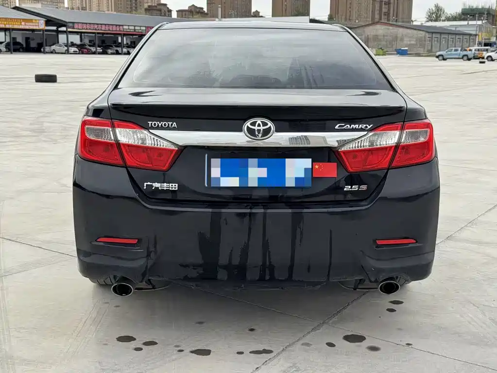 Toyota Camry 2015 — фото 8