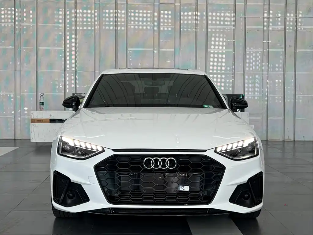 Audi A4L 2023 — фото 1