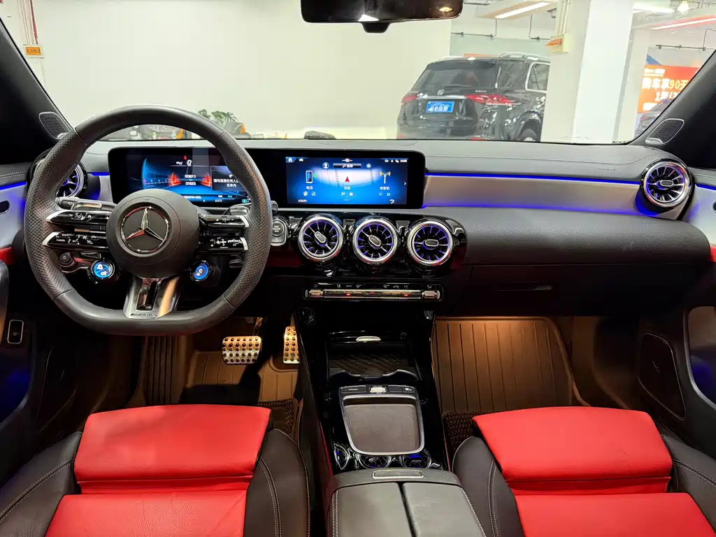 Mercedes-Benz CLA AMG 2024 — фото 11