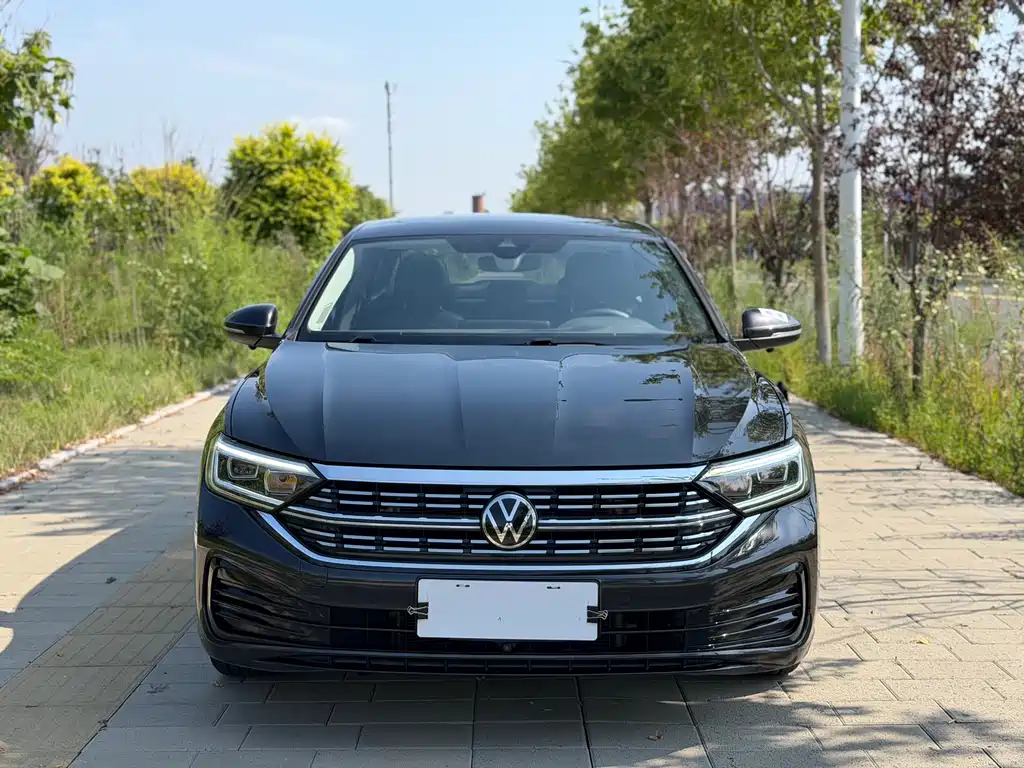 Volkswagen Sagitar 2022
