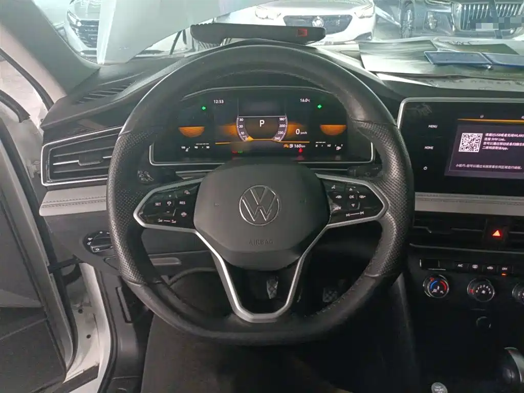 Volkswagen Tiguan L 2023 — фото 11