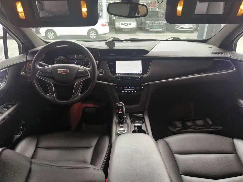 Cadillac XT5 2021 — фото 12
