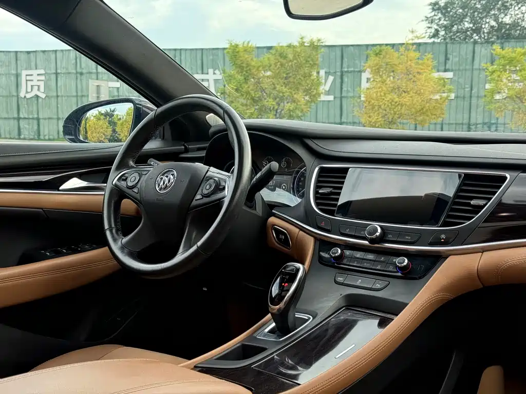 Buick LaCrosse 2017 — фото 18